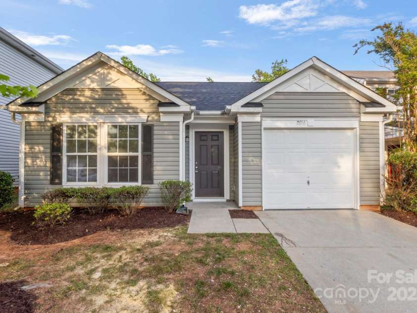 7616 Monarch Birch Lane, Charlotte, NC 28215.  MLS# CAR4253139, YatesRealty ID 10654. 
