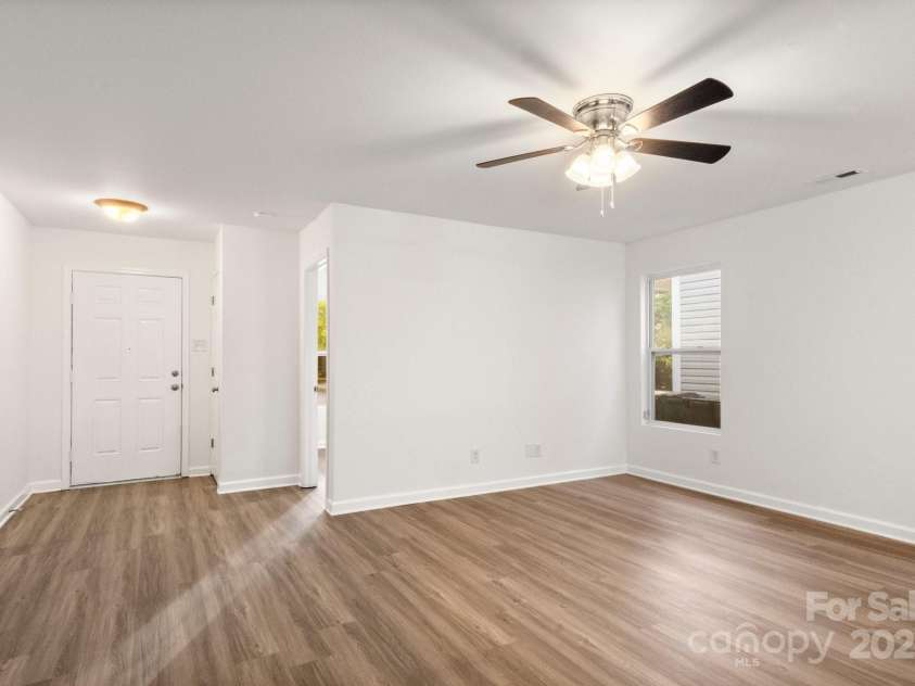 7616 Monarch Birch Lane, Charlotte, NC 28215.  MLS# CAR4253139, YatesRealty ID 10654. 