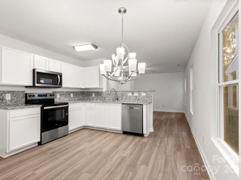 7616 Monarch Birch Lane, Charlotte, NC 28215.  MLS# CAR4253139, YatesRealty ID 10654. 