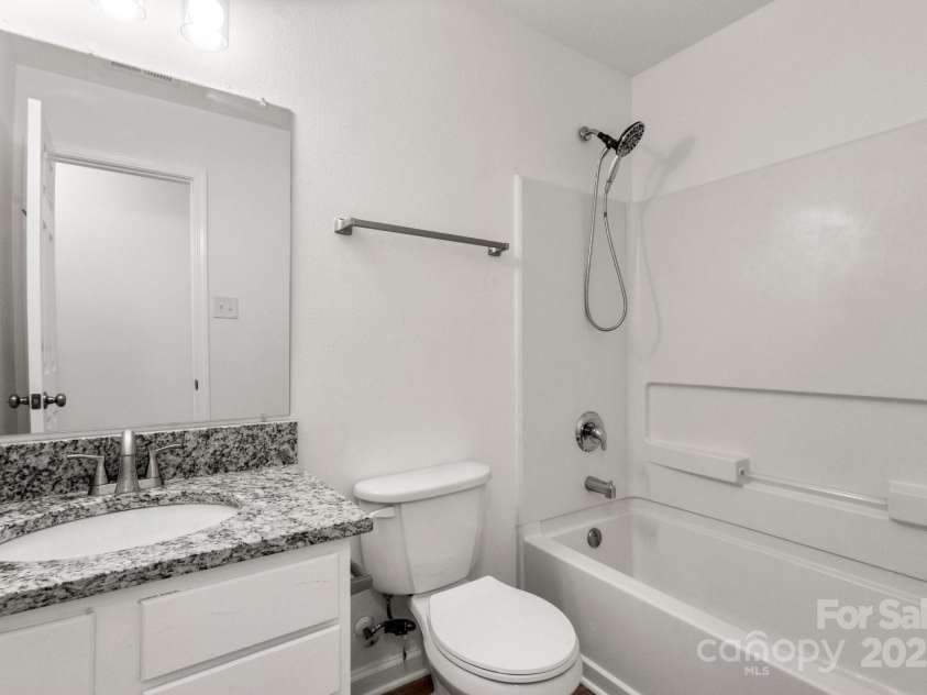7616 Monarch Birch Lane, Charlotte, NC 28215.  MLS# CAR4253139, YatesRealty ID 10654. 