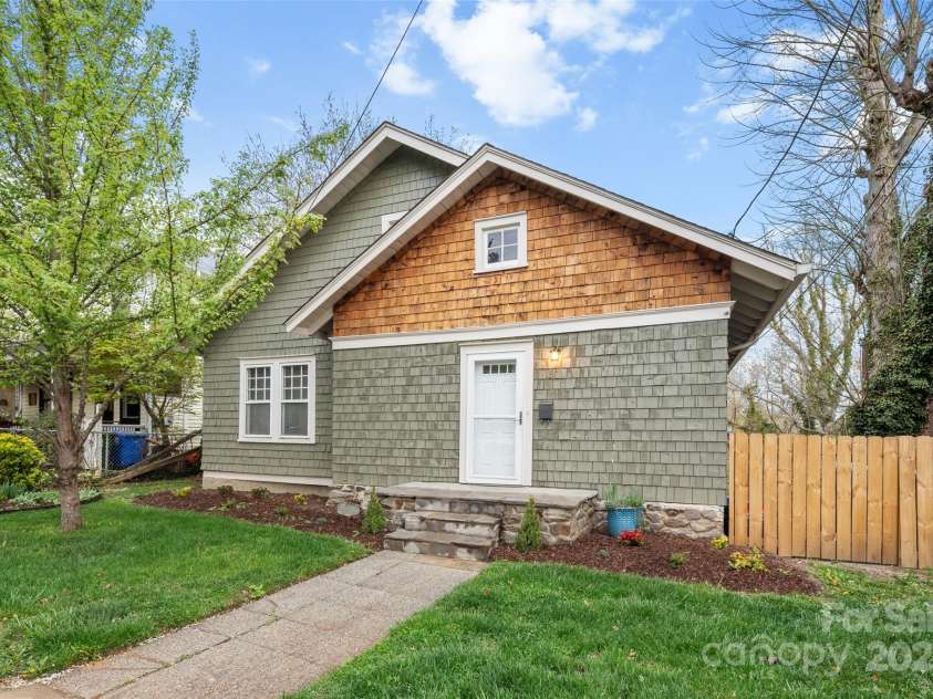 75 Cherry Street, Asheville, NC 28801.  MLS# CAR4231826, YatesRealty ID 10656. 