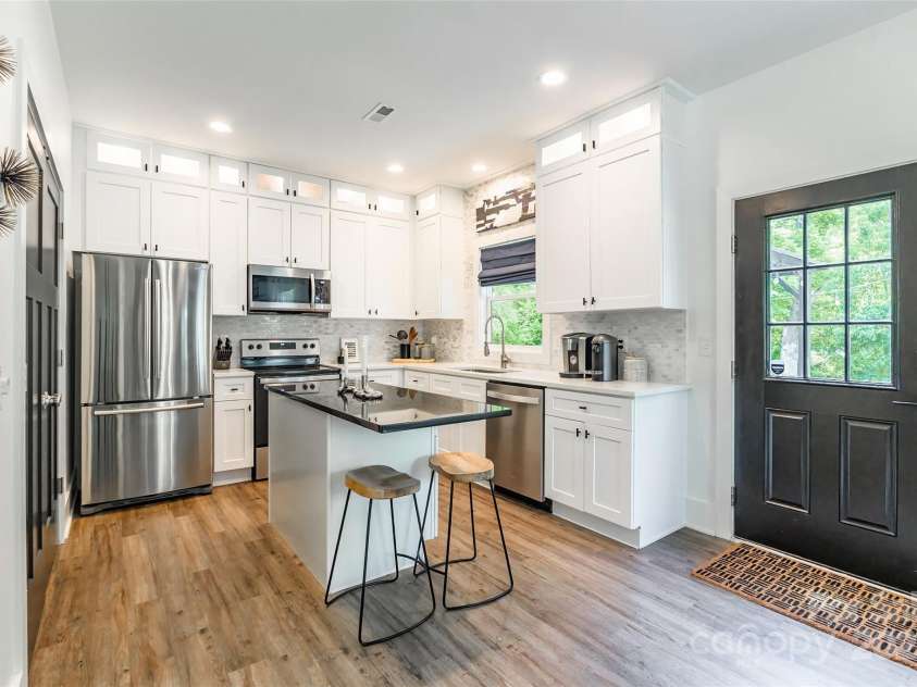 5227 Pinebrook Drive, Charlotte, NC 28208.  MLS# CAR4249714, YatesRealty ID 10657. 