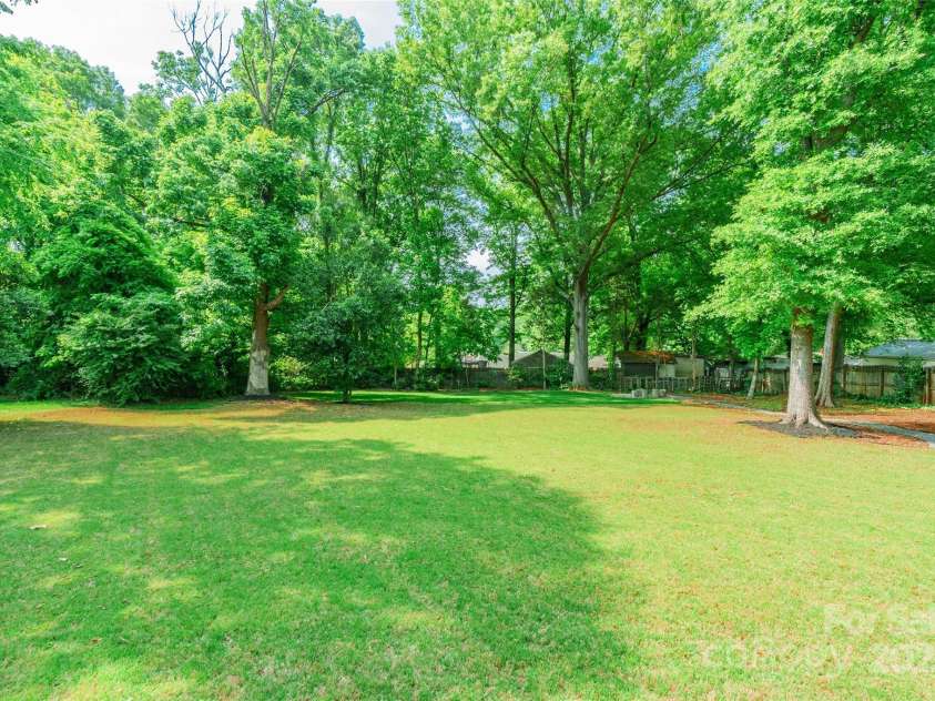 5227 Pinebrook Drive, Charlotte, NC 28208.  MLS# CAR4249714, YatesRealty ID 10657. 