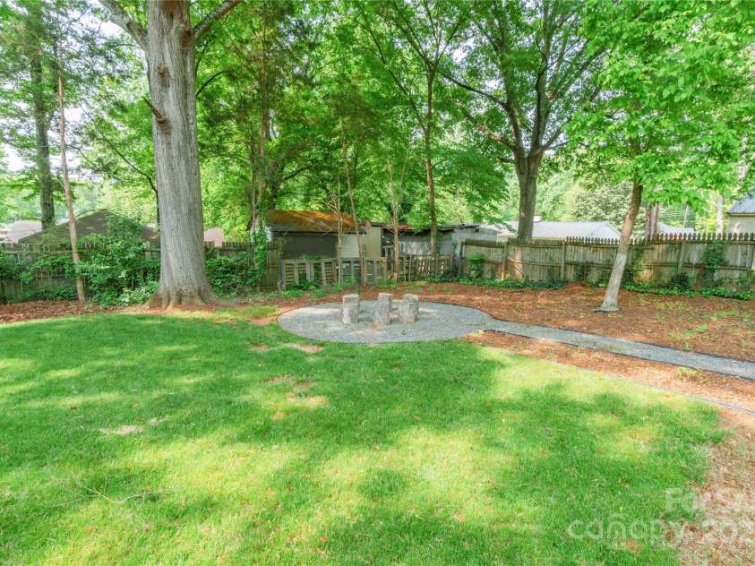 5227 Pinebrook Drive, Charlotte, NC 28208.  MLS# CAR4249714, YatesRealty ID 10657. 