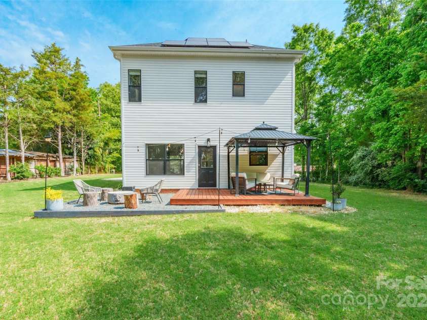 5227 Pinebrook Drive, Charlotte, NC 28208.  MLS# CAR4249714, YatesRealty ID 10657. 
