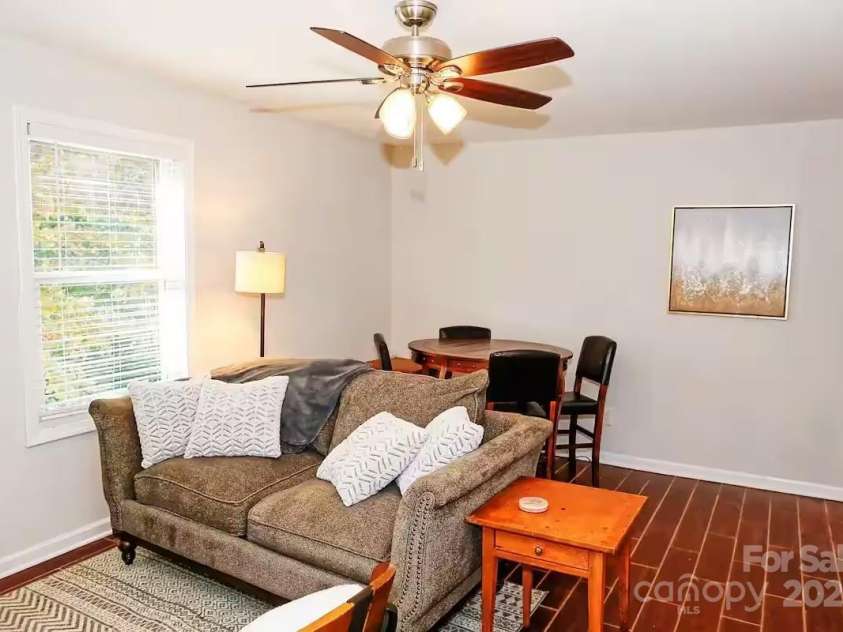 602 childs Street, Lincolnton, NC 28092.  MLS# CAR4248609, YatesRealty ID 10658. 