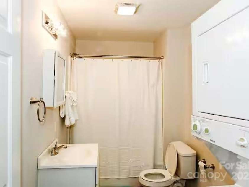 602 childs Street, Lincolnton, NC 28092.  MLS# CAR4248609, YatesRealty ID 10658. 