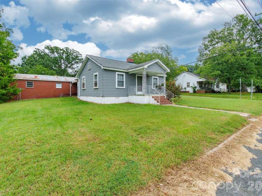 602 Ross Street, Marshville, NC 28103.  MLS# CAR4430978, YatesRealty ID 10658. 
