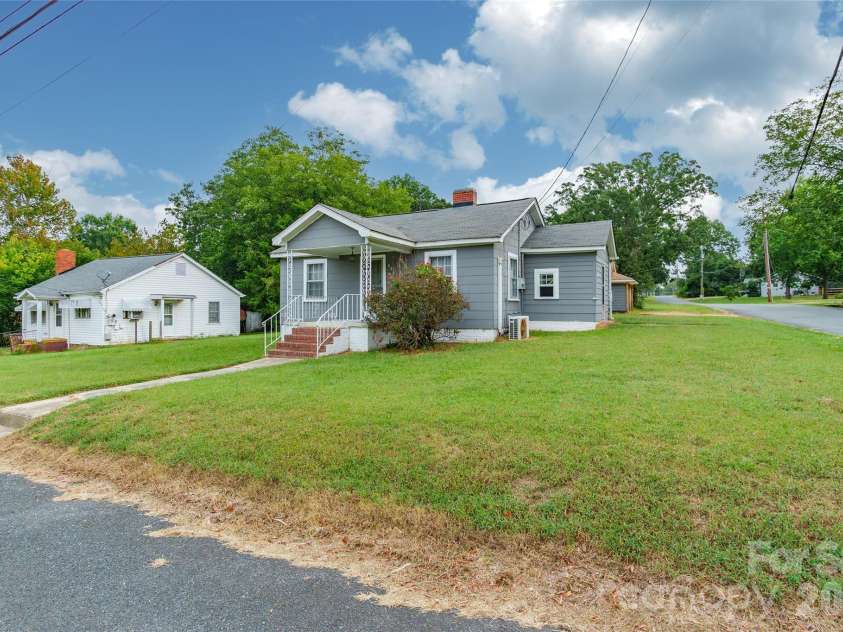 602 Ross Street, Marshville, NC 28103.  MLS# CAR4430978, YatesRealty ID 10658. 