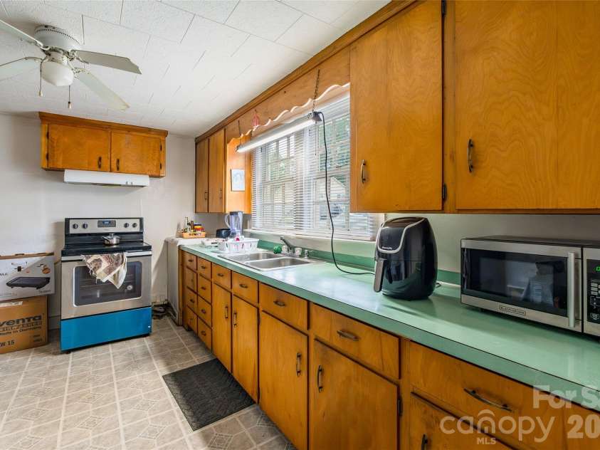 602 Ross Street, Marshville, NC 28103.  MLS# CAR4430978, YatesRealty ID 10658. 