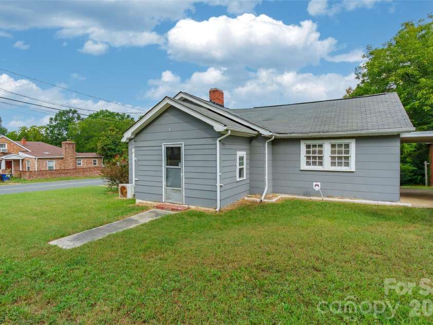 602 Ross Street, Marshville, NC 28103.  MLS# CAR4430978, YatesRealty ID 10658. 