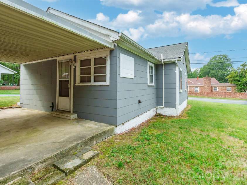 602 Ross Street, Marshville, NC 28103.  MLS# CAR4430978, YatesRealty ID 10658. 