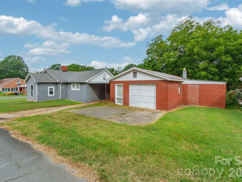 602 Ross Street, Marshville, NC 28103.  MLS# CAR4430978, YatesRealty ID 10658. 