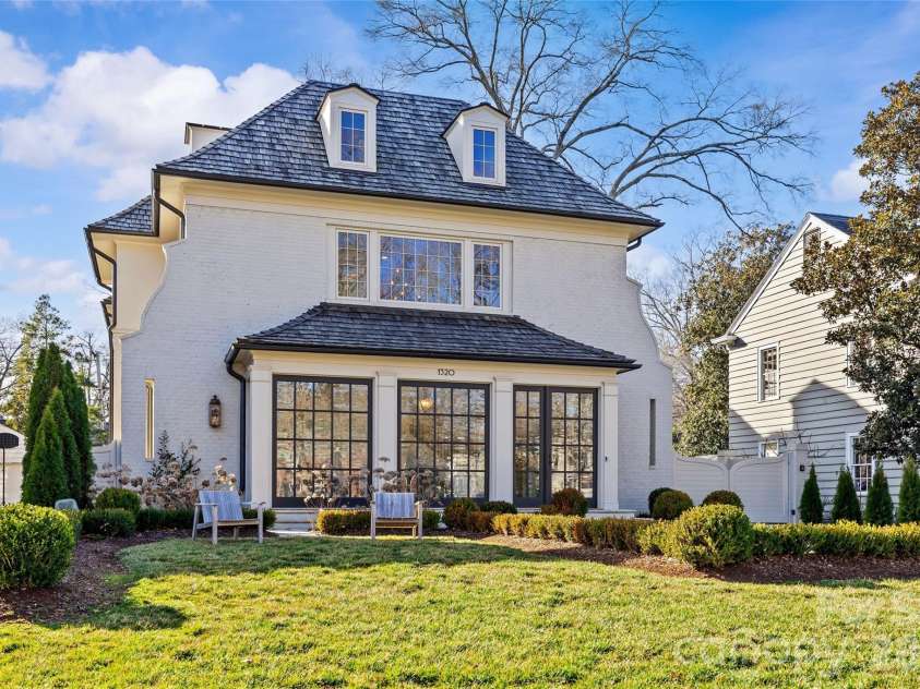 1320 Biltmore Drive, Charlotte, NC 28207.  MLS# CAR4336007, YatesRealty ID 10659. 