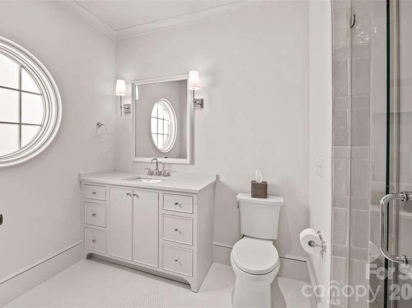 1320 Biltmore Drive, Charlotte, NC 28207.  MLS# CAR4336007, YatesRealty ID 10659. 
