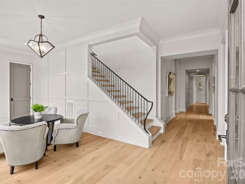 1320 Biltmore Drive, Charlotte, NC 28207.  MLS# CAR4336007, YatesRealty ID 10659. 