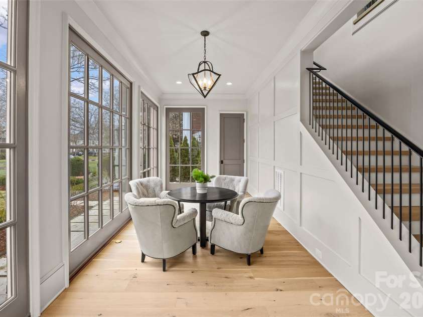 1320 Biltmore Drive, Charlotte, NC 28207.  MLS# CAR4336007, YatesRealty ID 10659. 