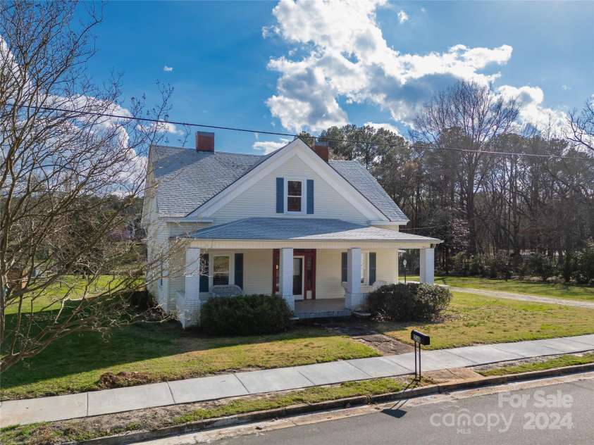 206 Allenton Street, Mount Gilead, NC 27306.  MLS# CAR4121055, YatesRealty ID 1066. 