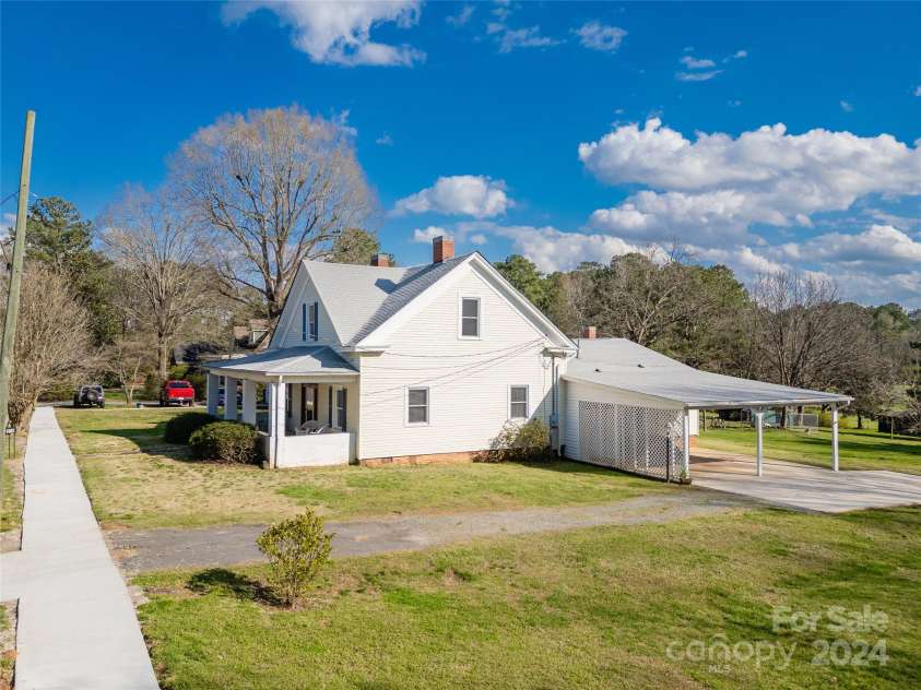 206 Allenton Street, Mount Gilead, NC 27306.  MLS# CAR4121055, YatesRealty ID 1066. 
