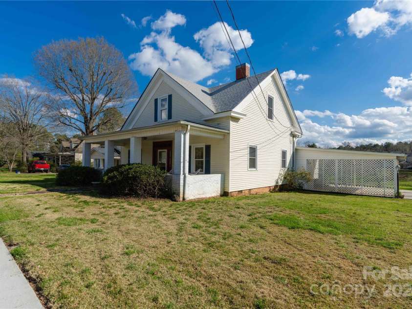 206 Allenton Street, Mount Gilead, NC 27306.  MLS# CAR4121055, YatesRealty ID 1066. 