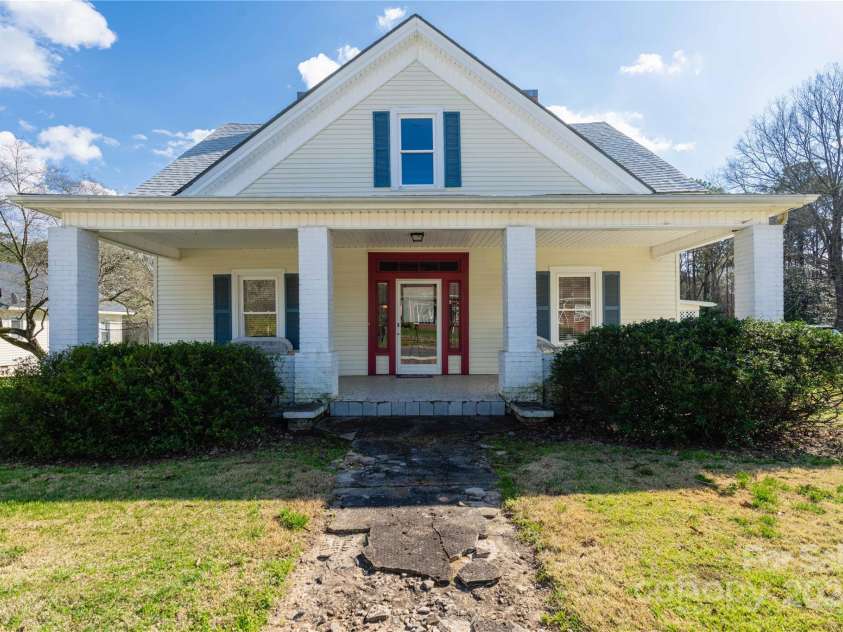 206 Allenton Street, Mount Gilead, NC 27306.  MLS# CAR4121055, YatesRealty ID 1066. 