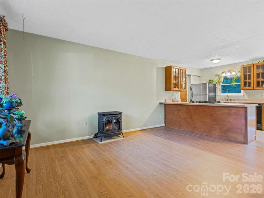 5 West Cove Street, Weaverville, NC 28787.  MLS# CAR4310907, YatesRealty ID 10660. 