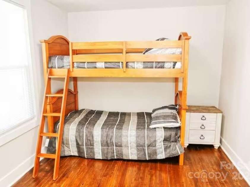 606 childs Street, Lincolnton, NC 28092.  MLS# CAR4248333, YatesRealty ID 10660. 