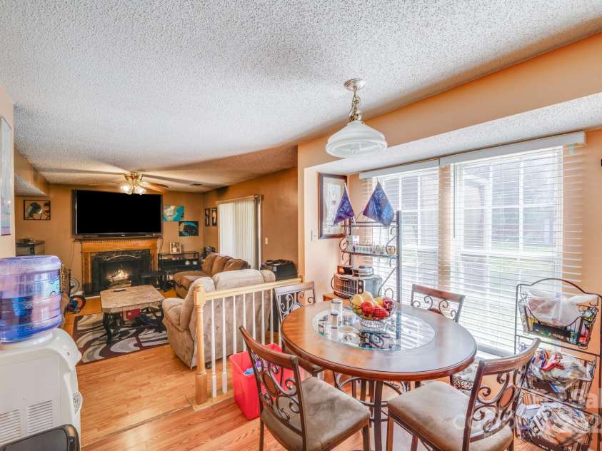 7619 Woodknoll Drive, Charlotte, NC 28217.  MLS# CAR4237527, YatesRealty ID 10661. 