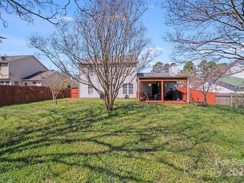 7619 Woodknoll Drive, Charlotte, NC 28217.  MLS# CAR4237527, YatesRealty ID 10661. 