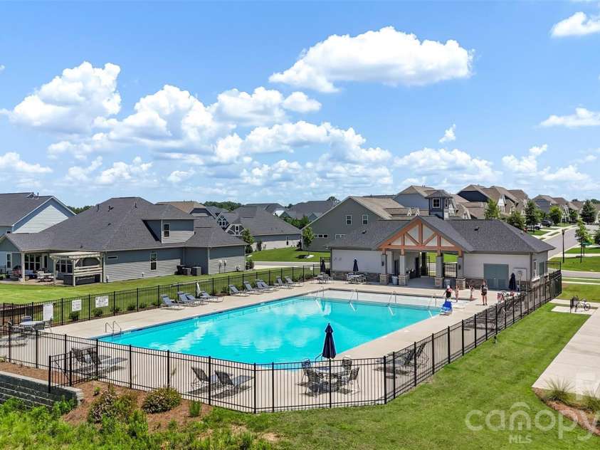 4626 Kingswood Drive, Fort Mill, SC 29707.  MLS# CAR4367721, YatesRealty ID 10662. 
