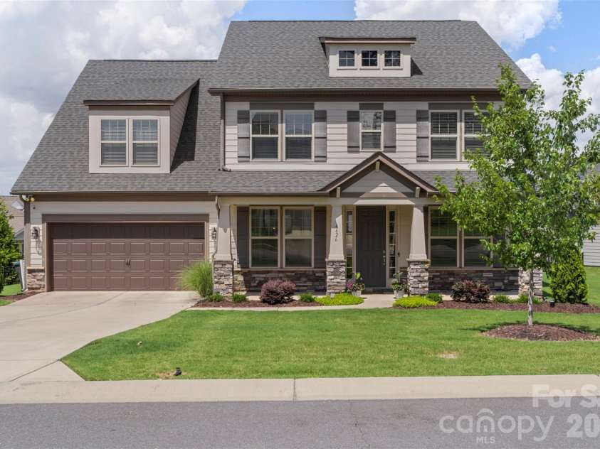 4626 Kingswood Drive, Fort Mill, SC 29707.  MLS# CAR4367721, YatesRealty ID 10662. 