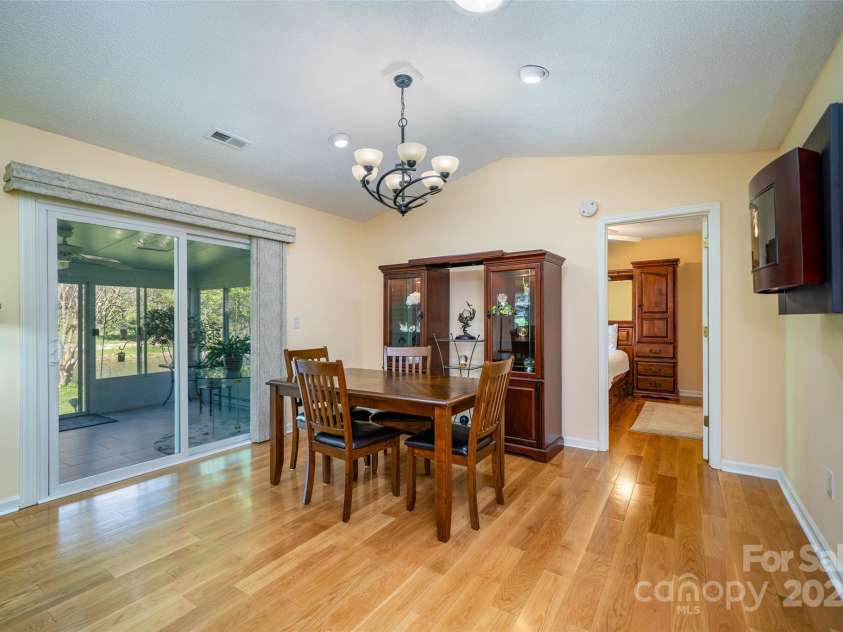 727 Saint Johns Way, Hendersonville, NC 28791.  MLS# CAR4246289, YatesRealty ID 10662. Dining Room