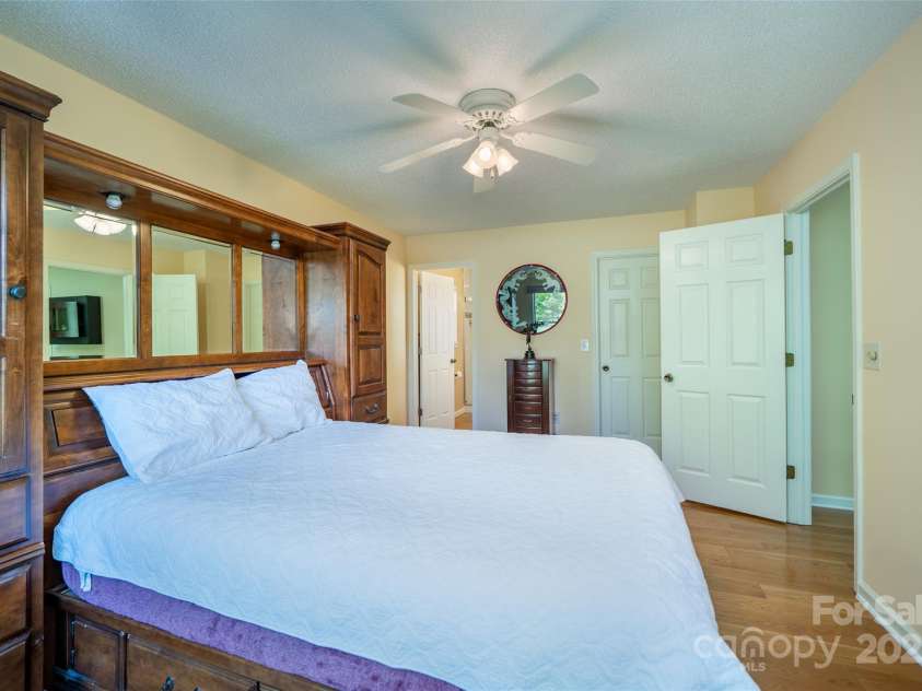 727 Saint Johns Way, Hendersonville, NC 28791.  MLS# CAR4246289, YatesRealty ID 10662. Primary Bedroom