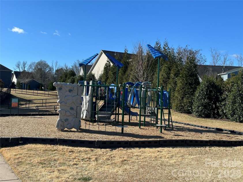 17422 Shearer Road, Davidson, NC 28036.  MLS# CAR4338000, YatesRealty ID 10663. Neighborhood Playground