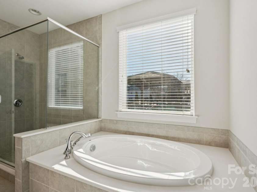 17422 Shearer Road, Davidson, NC 28036.  MLS# CAR4338000, YatesRealty ID 10663. Primary Bathroom on Main Level