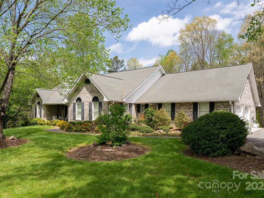 433 Old Leicester Highway, Asheville, NC 28806.  MLS# CAR4230954, YatesRealty ID 10663. 