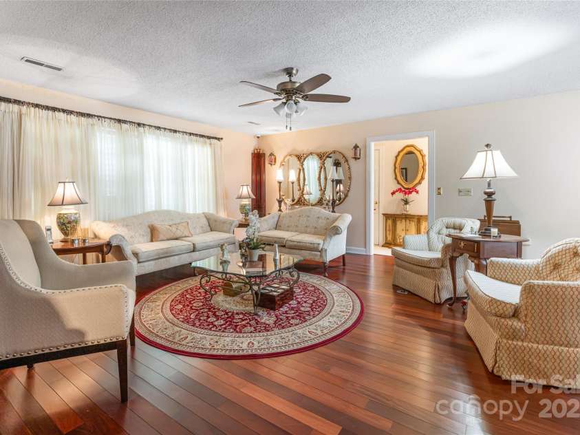 433 Old Leicester Highway, Asheville, NC 28806.  MLS# CAR4230954, YatesRealty ID 10663. 