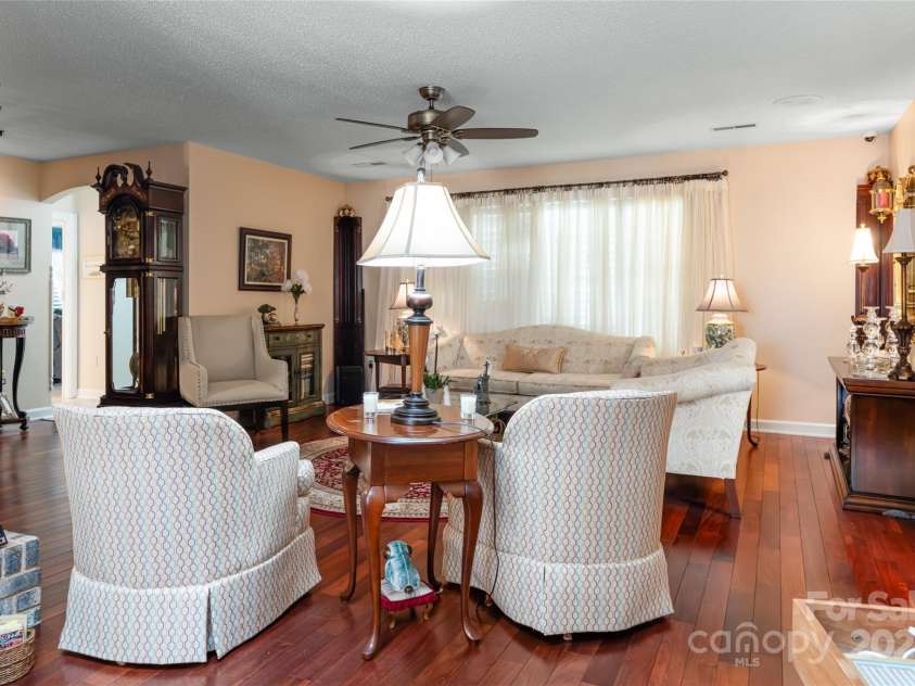 433 Old Leicester Highway, Asheville, NC 28806.  MLS# CAR4230954, YatesRealty ID 10663. 