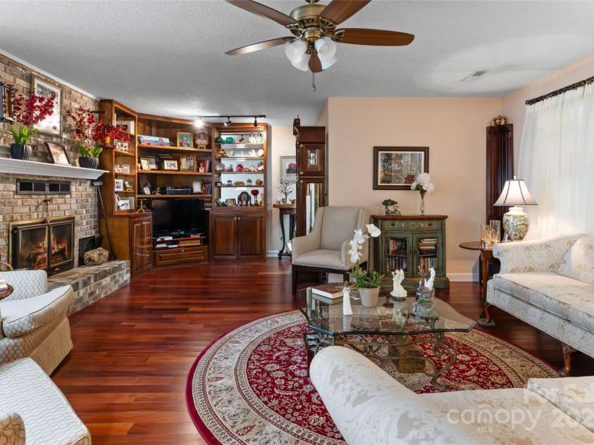 433 Old Leicester Highway, Asheville, NC 28806.  MLS# CAR4230954, YatesRealty ID 10663. 