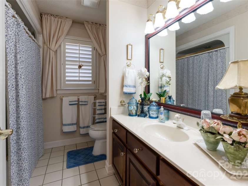 433 Old Leicester Highway, Asheville, NC 28806.  MLS# CAR4230954, YatesRealty ID 10663. 