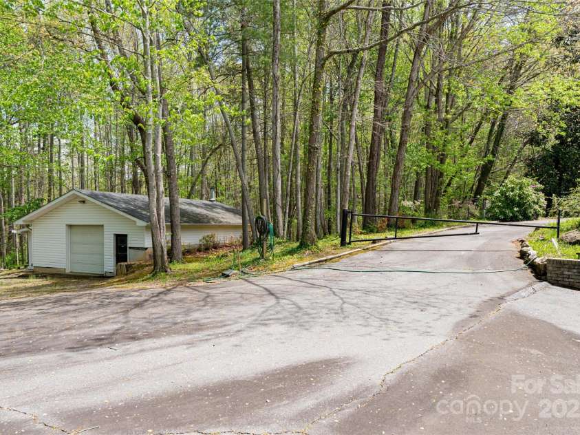 433 Old Leicester Highway, Asheville, NC 28806.  MLS# CAR4230954, YatesRealty ID 10663. 