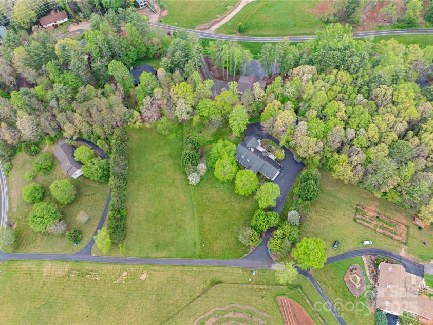 433 Old Leicester Highway, Asheville, NC 28806.  MLS# CAR4230954, YatesRealty ID 10663. 