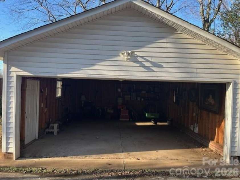 609 Faith Drive, Concord, NC 28027.  MLS# CAR4349818, YatesRealty ID 10664. Double garage
