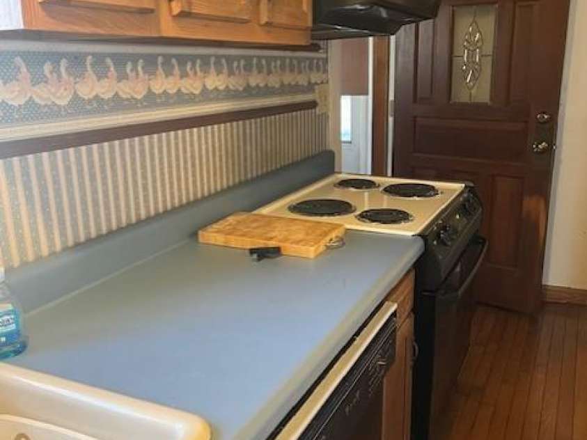 609 Faith Drive, Concord, NC 28027.  MLS# CAR4349818, YatesRealty ID 10664. Kitchen meal prep area