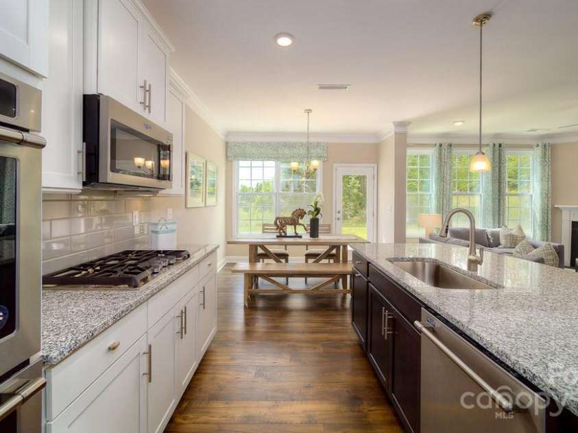 561 Fox Cove Road, Hendersonville, NC 28792.  MLS# CAR4179040, YatesRealty ID 10665. Kitchen area 10'9