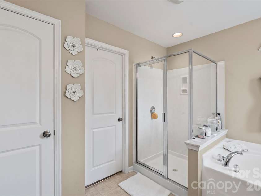 6041 Laurent Avenue, Fort Mill, SC 29715.  MLS# CAR4354215, YatesRealty ID 10665. 