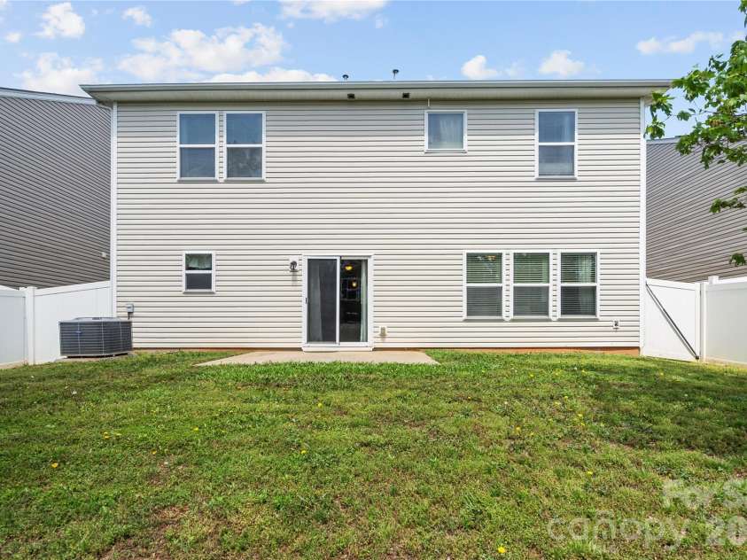 6041 Laurent Avenue, Fort Mill, SC 29715.  MLS# CAR4354215, YatesRealty ID 10665. Nice backyard!