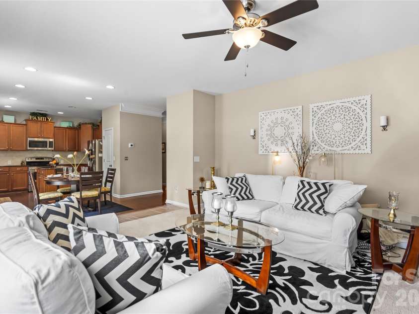 6041 Laurent Avenue, Fort Mill, SC 29715.  MLS# CAR4354215, YatesRealty ID 10665. Nice spacious area