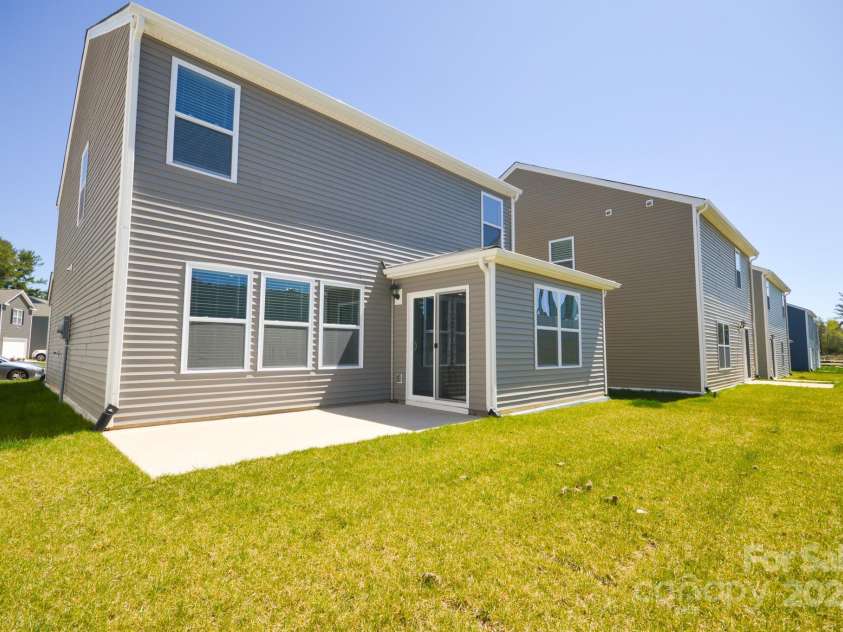 32 Providence Walk Drive, Hendersonville, NC 28792.  MLS# CAR4183323, YatesRealty ID 10666. 