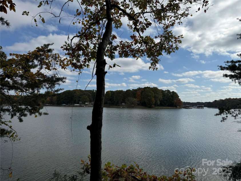 181 Asbury Circle, Mooresville, NC 28117.  MLS# CAR4248057, YatesRealty ID 10667. 